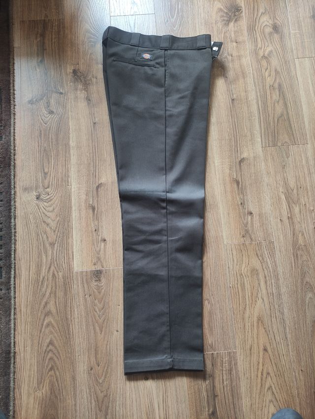 Pantalón Dickies color chocolate modelo 874