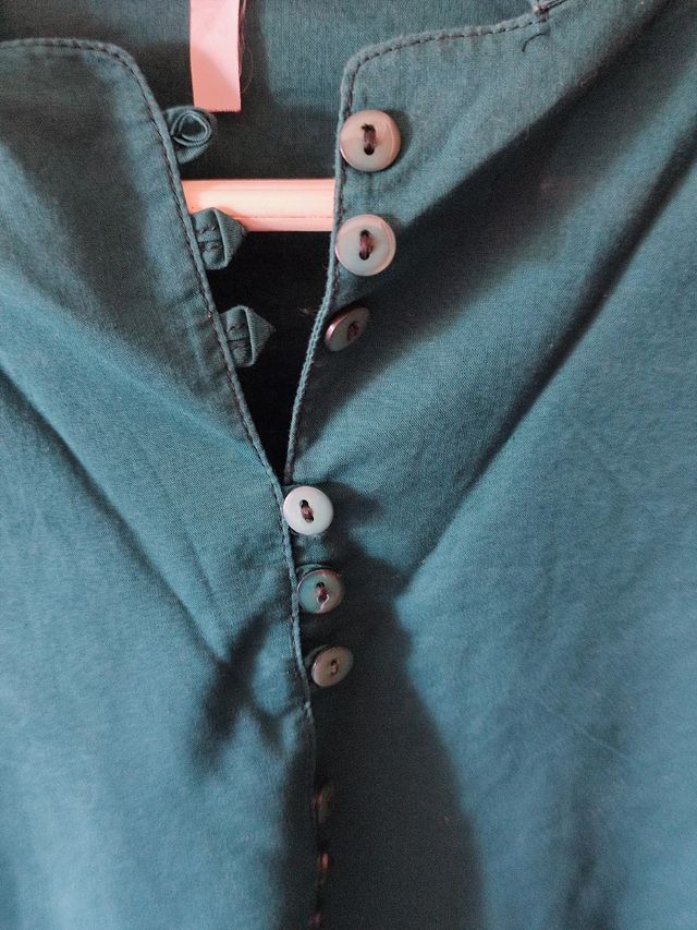 Camisa verde chica "el corte ingles".