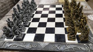 ajedrez artesanal dragones y magos