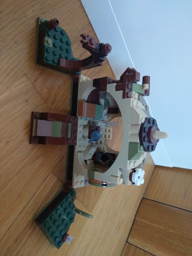 Lego Star Wars casa de Yoda