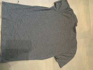 Camiseta gris Hollister