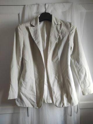 chaqueta beige