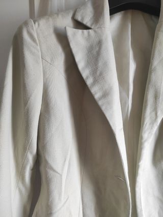 chaqueta beige