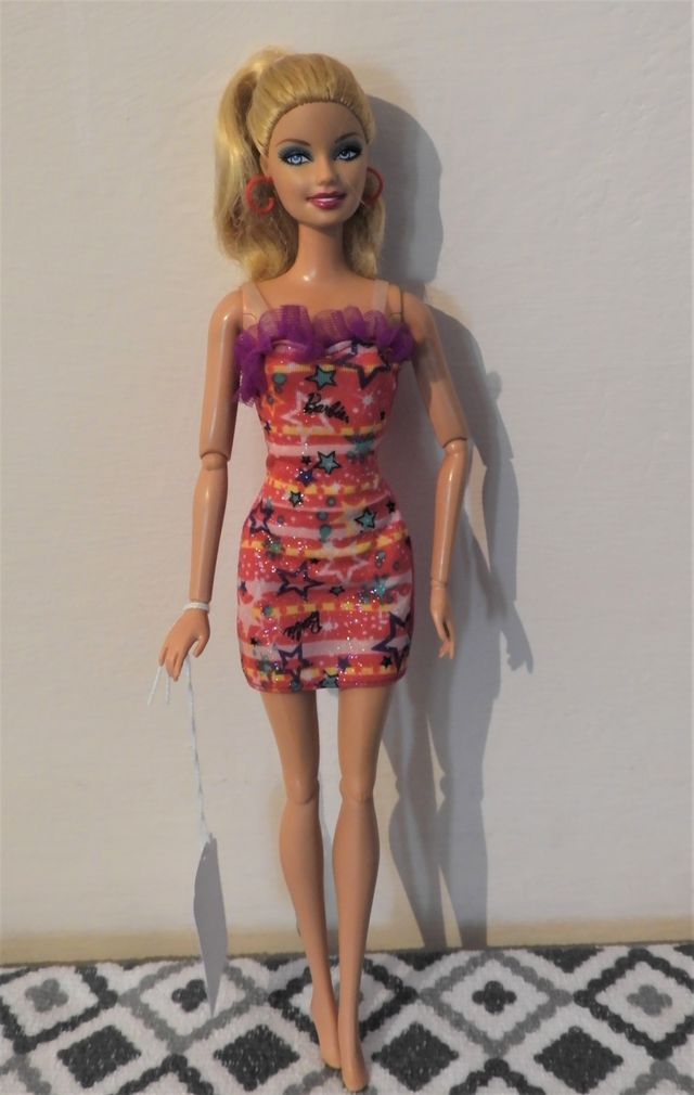 Barbie Fashionistas Swappin' Styles 2011