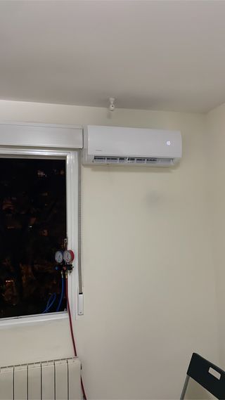 Montador aire acondicionado .