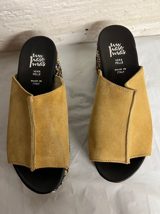 ZUECOS PLATAFORMA UN PASO MÁS TALLA 38