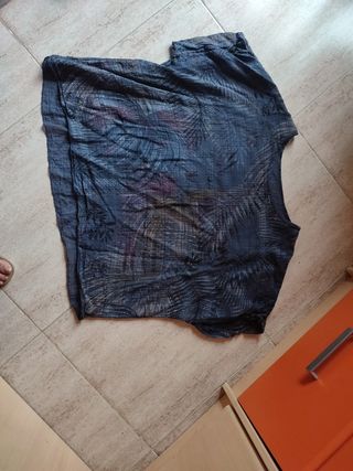 camisa de nilo bastante amplia