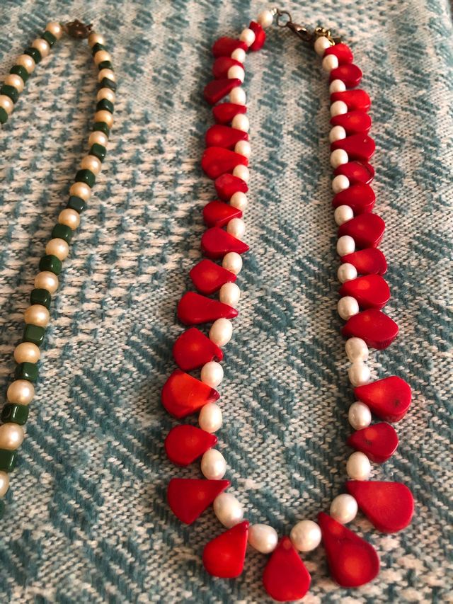 Lote de cinco collares Perlas y bolas