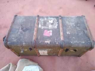 baúl de viaje antiguo
