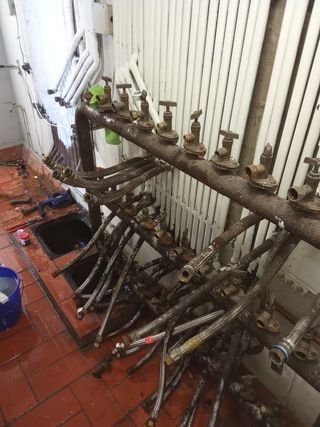 Instalacion de fontaneria  Bateria de contadores