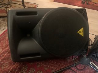 Etapa de potencia LD y monitores Behringer