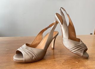 Zapatos de fiesta dorado