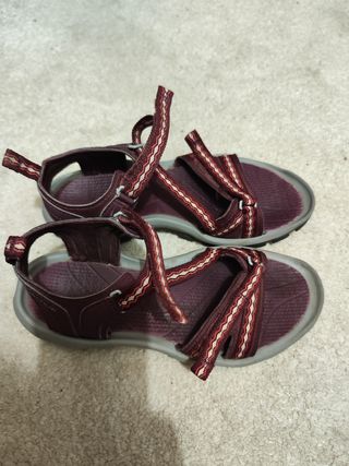 sandalias de montans y trekking quechua talla 37