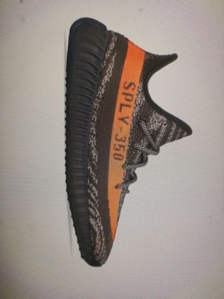 Yeezy boost 350 V2 Carbon Beluga 45 1/3