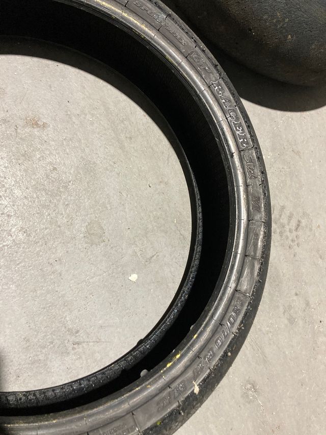 Slick dunlop 212 gp racer con una sola rodada