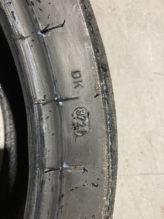 Slick dunlop 212 gp racer con una sola rodada