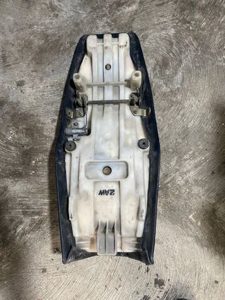 Asiento Yamaha TZR 250 1Kt / 2MA