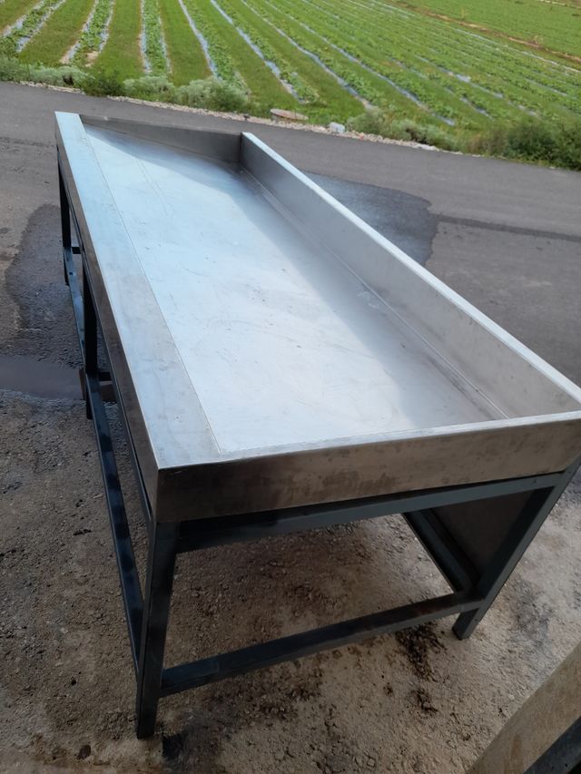 Mesa de peixe em aço