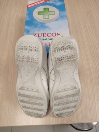 Zuecos calzado sanitario
