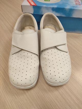 Zuecos calzado sanitario