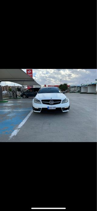 Mercedes-Benz C 63 amg performace 2011