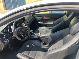 Mercedes-Benz C 63 amg performace 2011