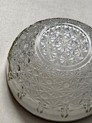 Ensaladera o frutero de cristal.