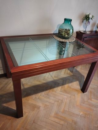 Mesa comedor extensible.
