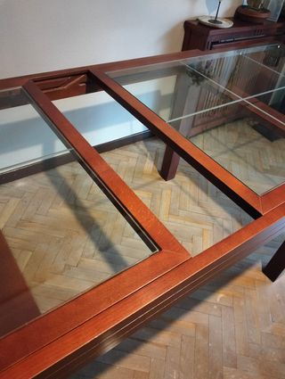 Mesa comedor extensible.