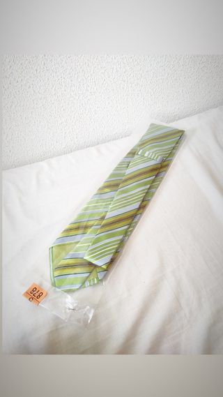 Corbata verde y azul