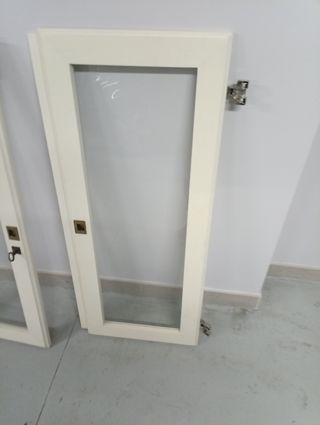 puertas de armario lacado blanco.