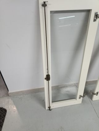 puertas de armario lacado blanco.