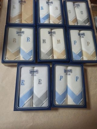 pañuelos guasch con letra bordada