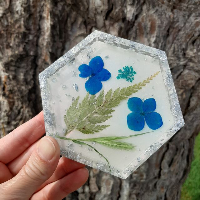 Bandeja portajoyas floral de resina