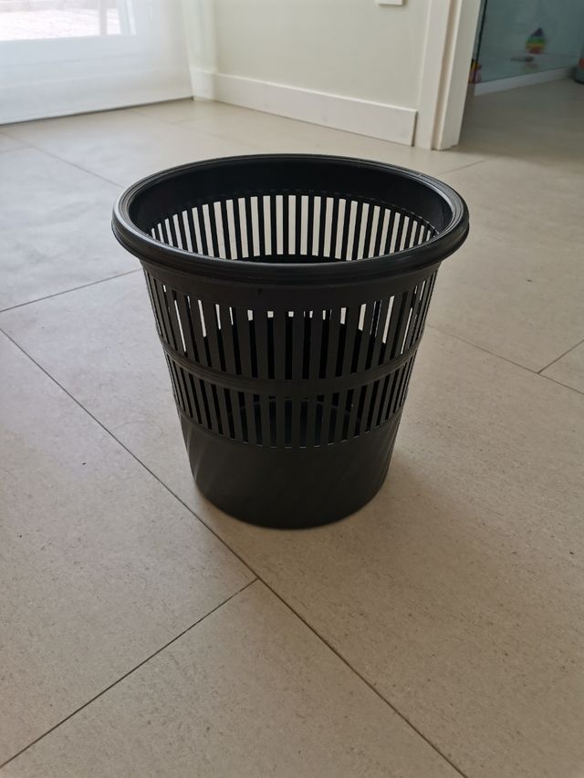 pattumiera in plastica nera, altezza 28 cm