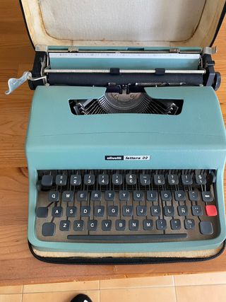 Maquina de Escribir Olivetti Lettera 32