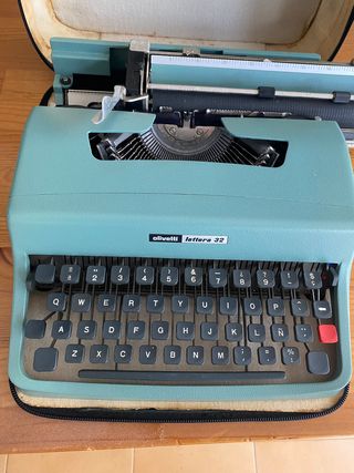 Maquina de Escribir Olivetti Lettera 32