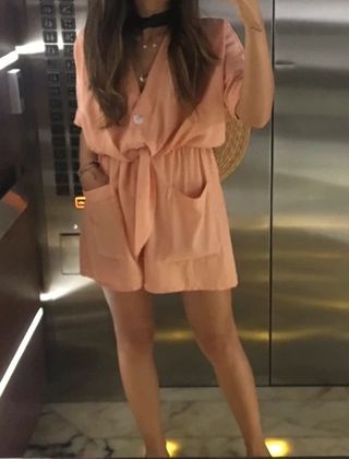 Mono corto de Zara color salmón