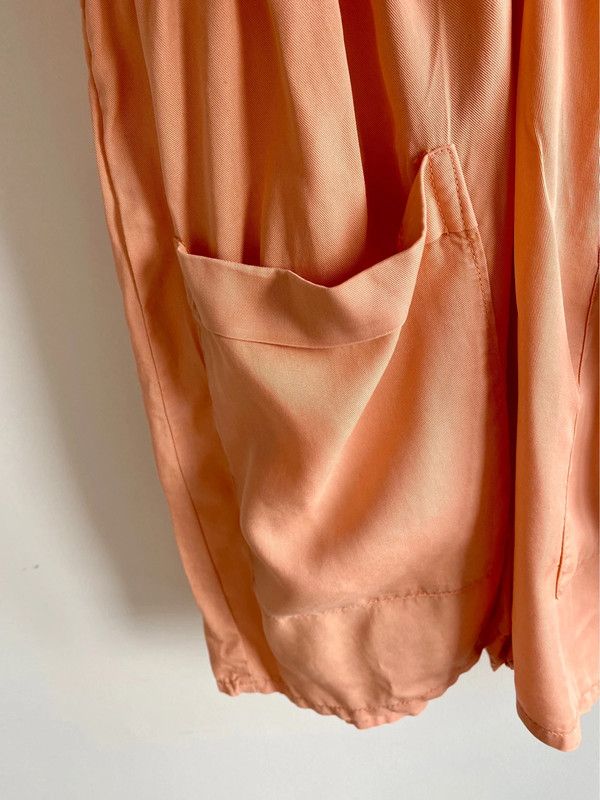 Mono corto de Zara color salmón