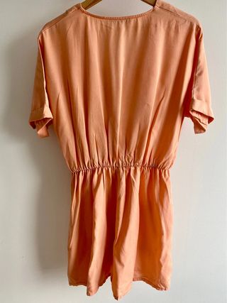 Mono corto de Zara color salmón