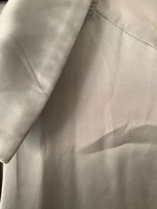 Camisa de vestir de Zara.