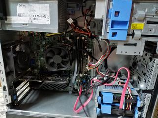 PC Computer Desktop DELL OptiPlex 7010 MT