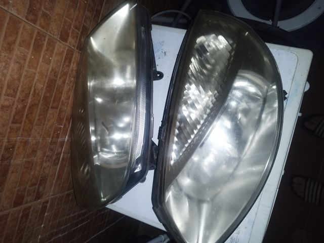 Coppia di fari Seat Leon