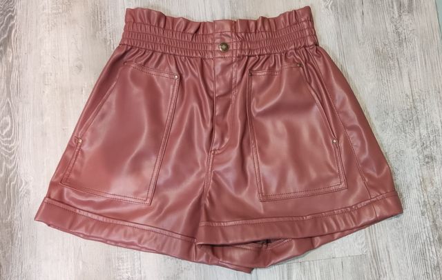 Pantalón corto short zara
