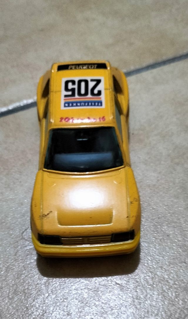 Peugeot 205 Turbo 16 Burago #caricaEvinci