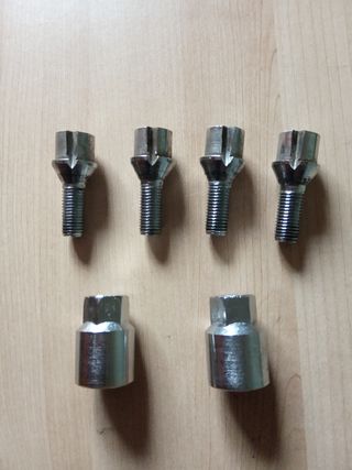 Tornillos antirrobo para llantas aluminio (7 Fotos