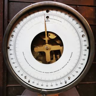 Antigua báscula magriña.