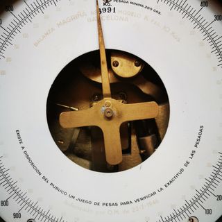 Antigua báscula magriña.