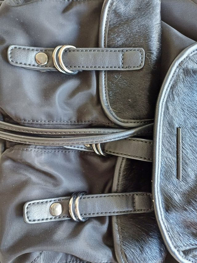 Mochila negra de pelo, piel y nailon de Joe mr Joe