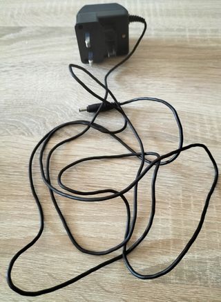 Cargador inglés Nokia punta gorda